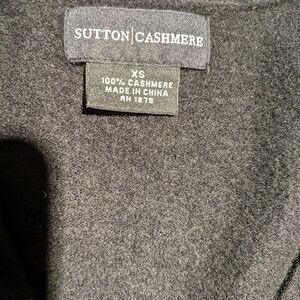 Sutton Cashmere Men's Black Crewneck Cashmere Sweater